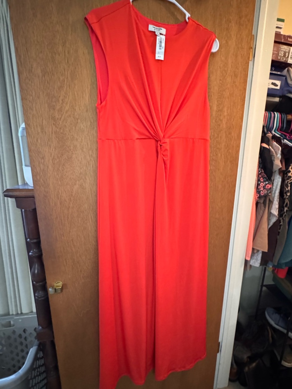 Old Navy Sleeveless Twist-Knot Maxi Dress in Vibrant Red Coral-Orange